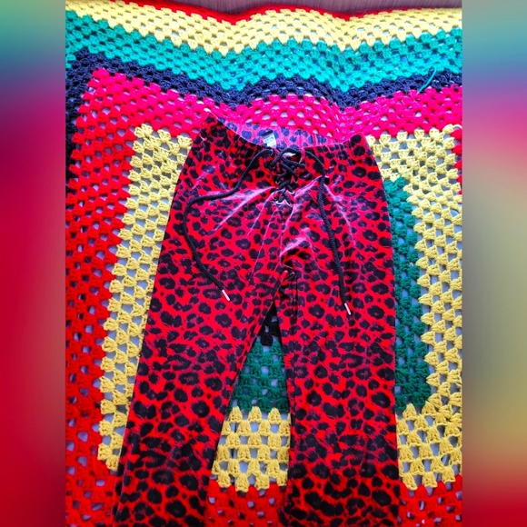 Velvet Cheetah Pants - Picture 3 of 5